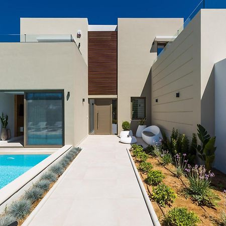 Vasilios Villa, With Pool, Gym & Close To Beach, By Thinkvilla Loutra Exteriér fotografie