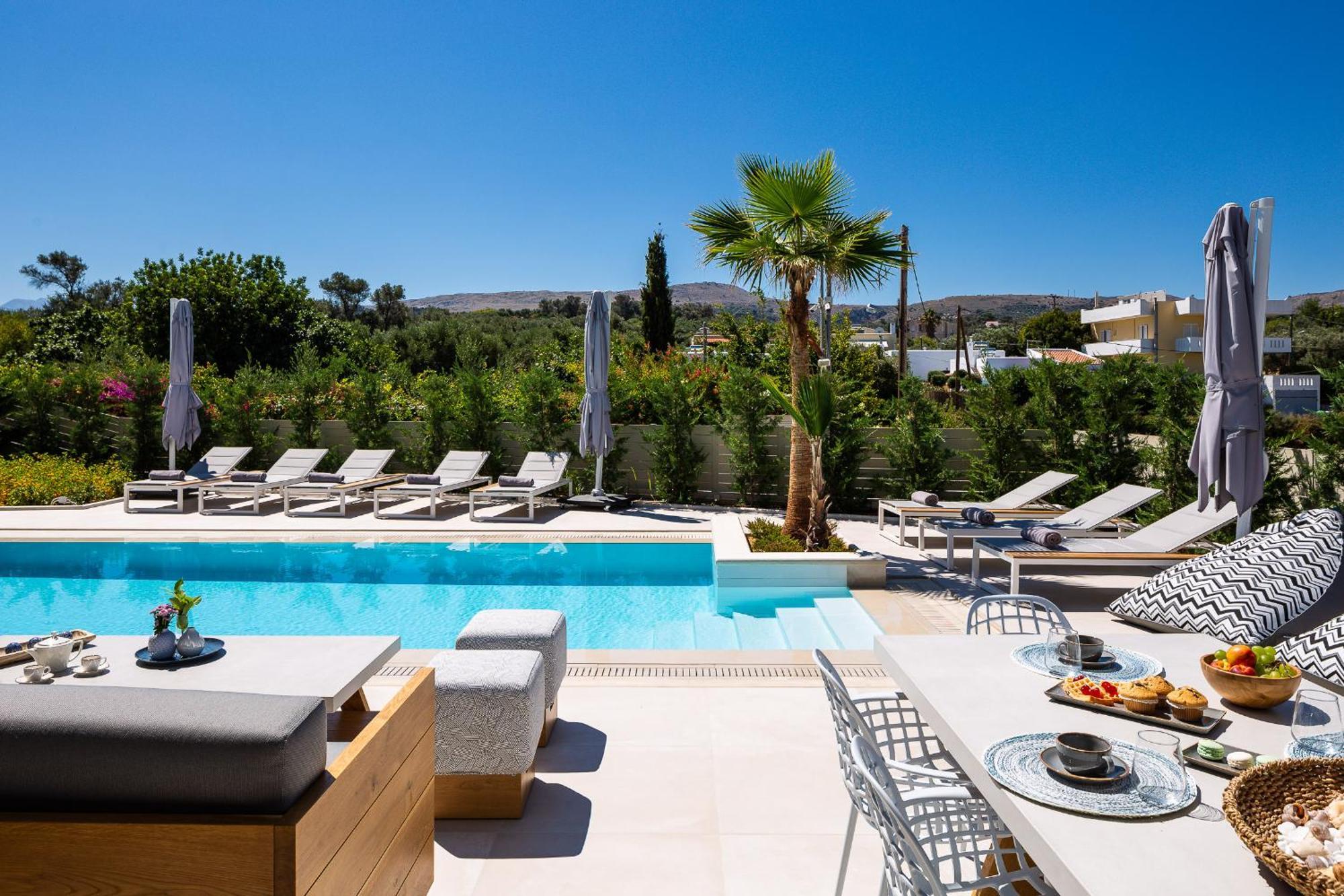 Vasilios Villa, With Pool, Gym & Close To Beach, By Thinkvilla Loutra Exteriér fotografie