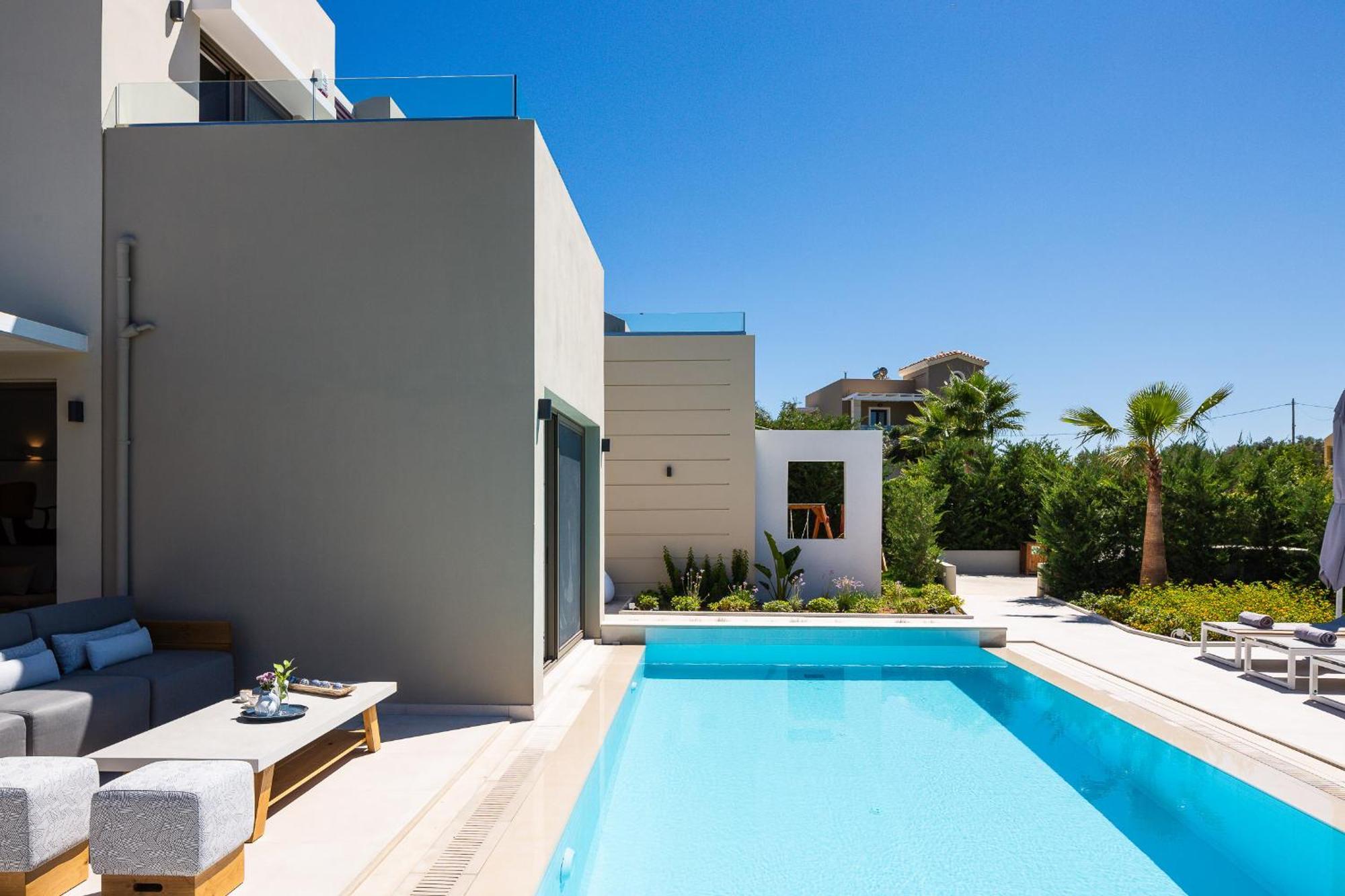 Vasilios Villa, With Pool, Gym & Close To Beach, By Thinkvilla Loutra Exteriér fotografie