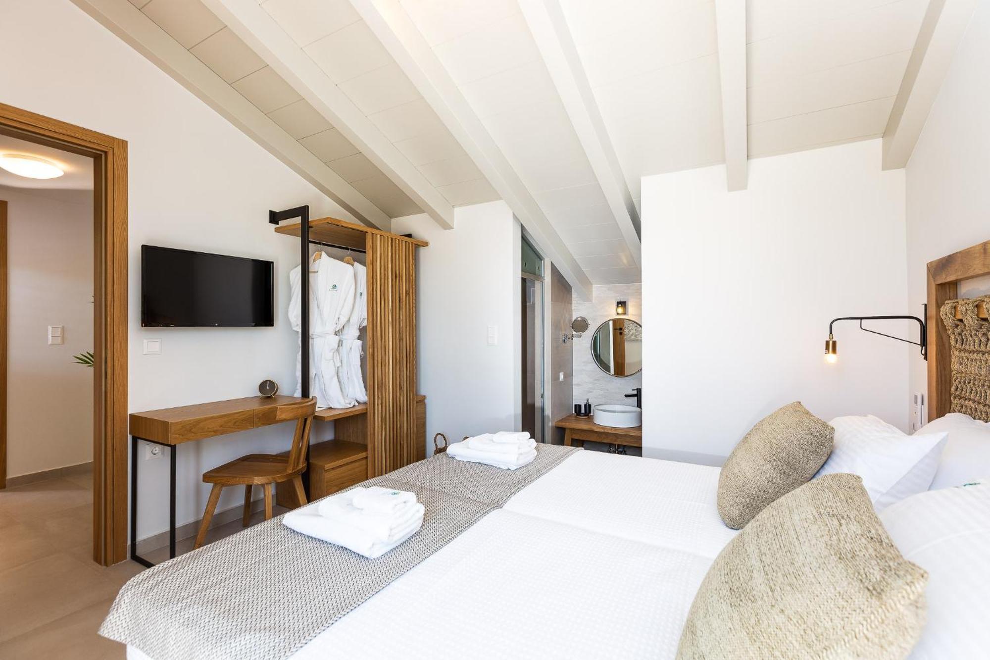 Vasilios Villa, With Pool, Gym & Close To Beach, By Thinkvilla Loutra Exteriér fotografie
