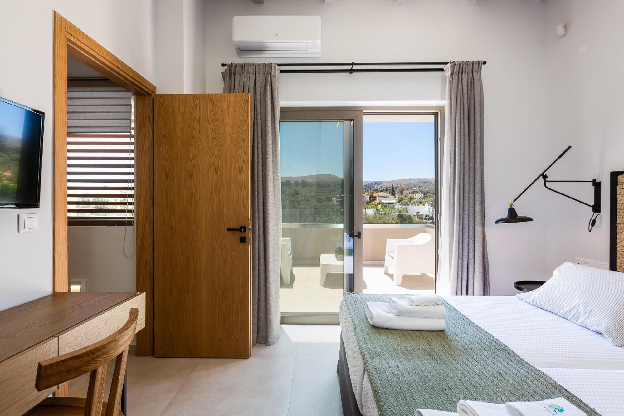 Vasilios Villa, With Pool, Gym & Close To Beach, By Thinkvilla Loutra Exteriér fotografie