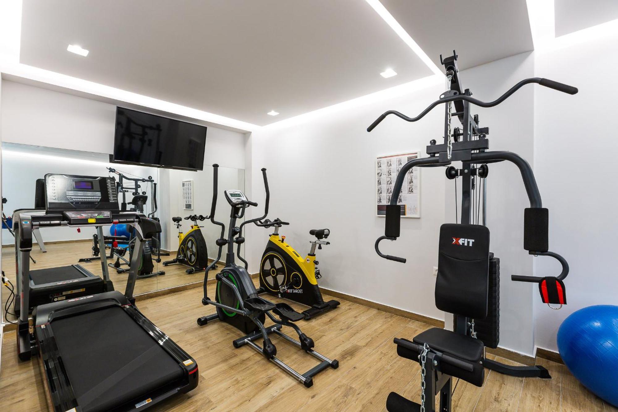 Vasilios Villa, With Pool, Gym & Close To Beach, By Thinkvilla Loutra Exteriér fotografie