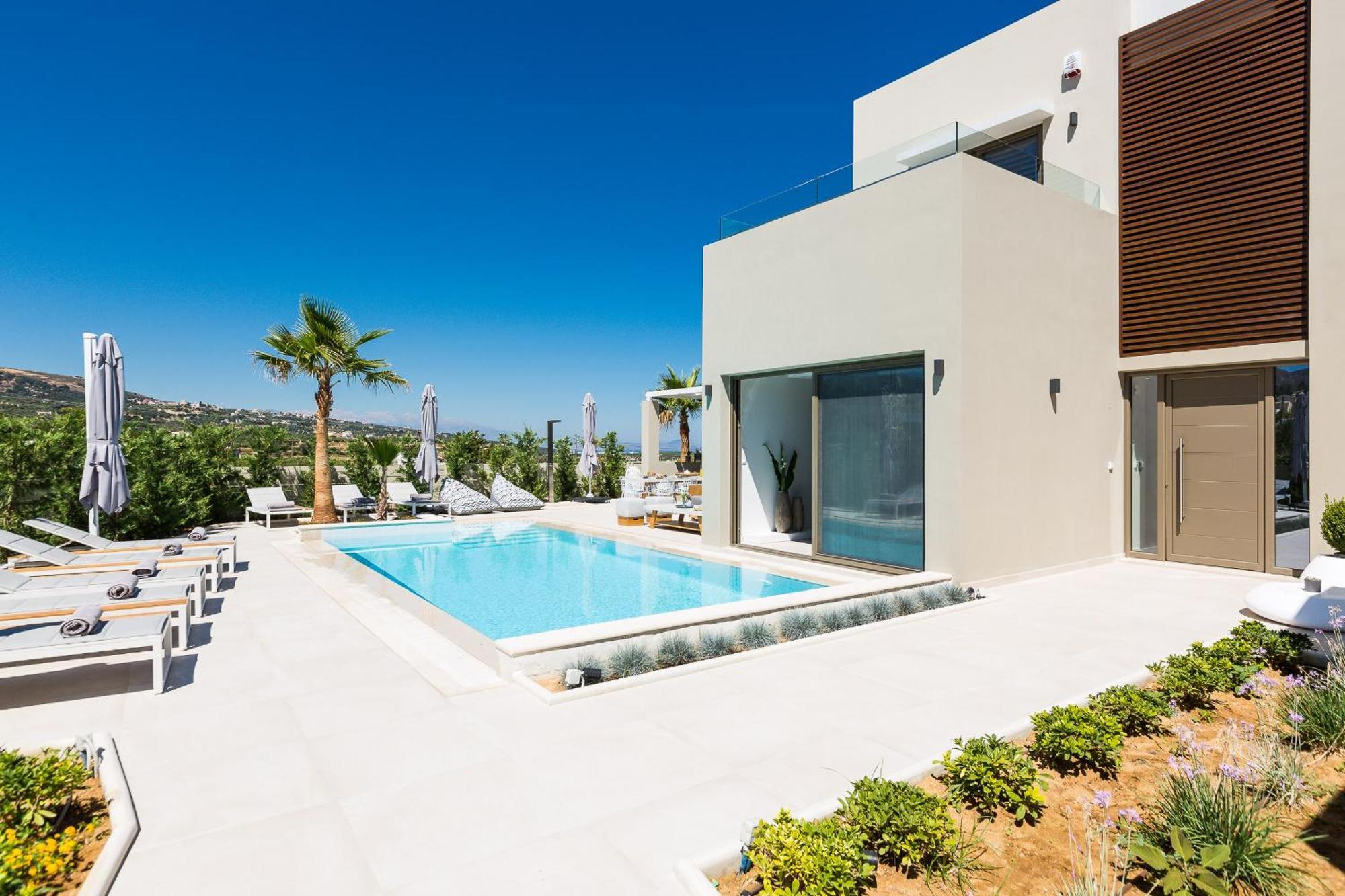 Vasilios Villa, With Pool, Gym & Close To Beach, By Thinkvilla Loutra Exteriér fotografie
